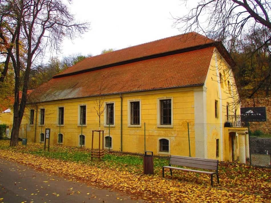 Löwitův mlýn • Městská knihovna v Praze