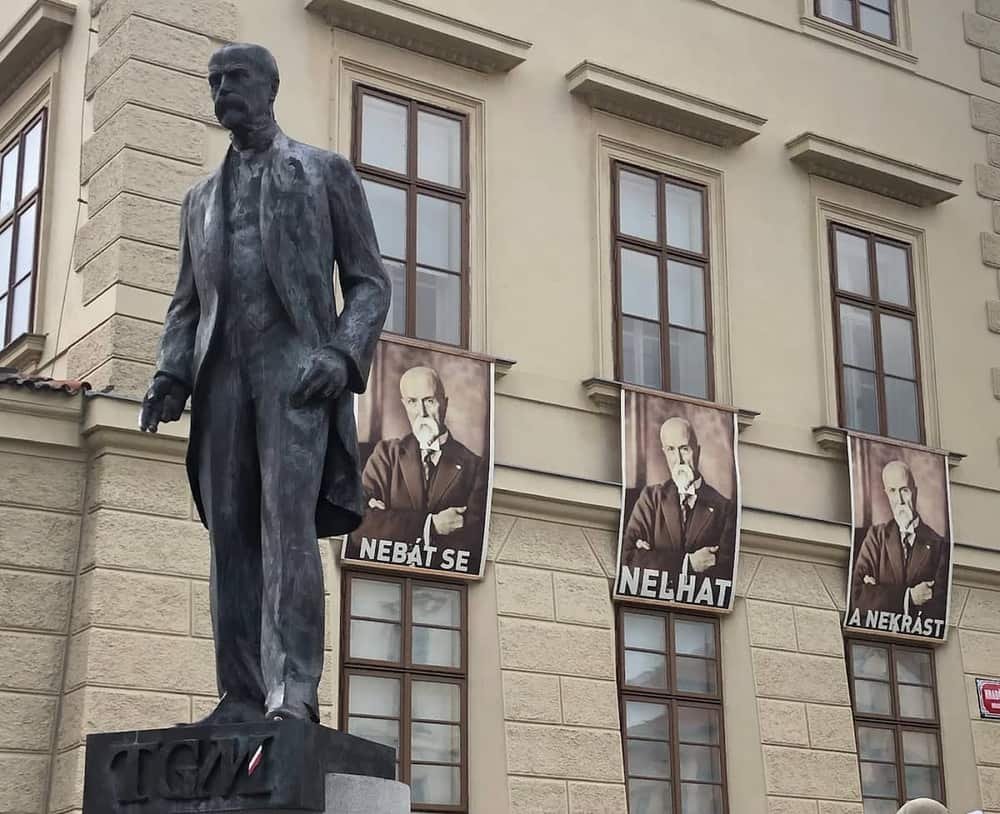 Statue of Tomáš Garrigue Masaryk, Prague — 2