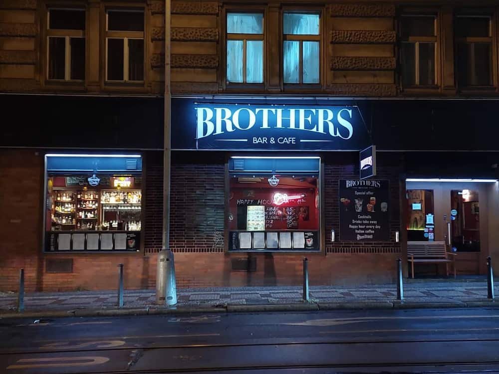 Brothers Bar & Cafe