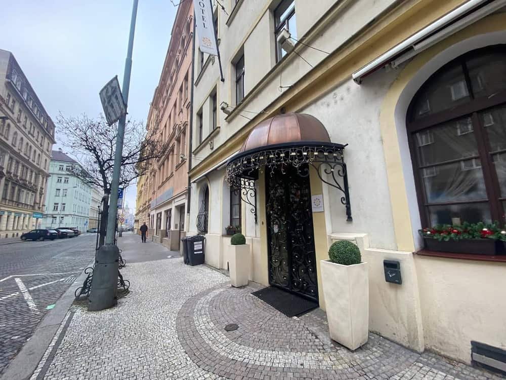 FLEUR DE LIS HOTEL