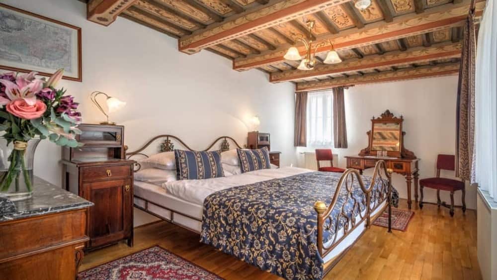 Red Lion Hotel