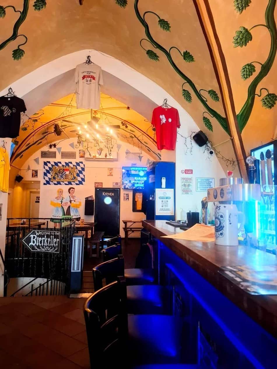 Oktoberfest Pub — 3