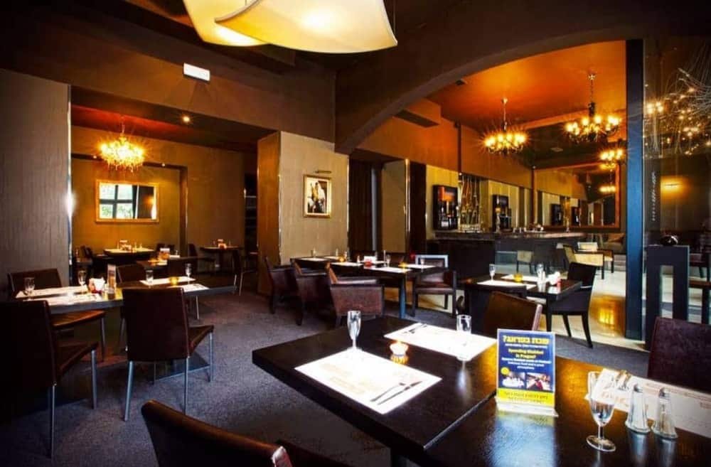 The Chabad Kosher GRILL | מסעדת גריל פראג
